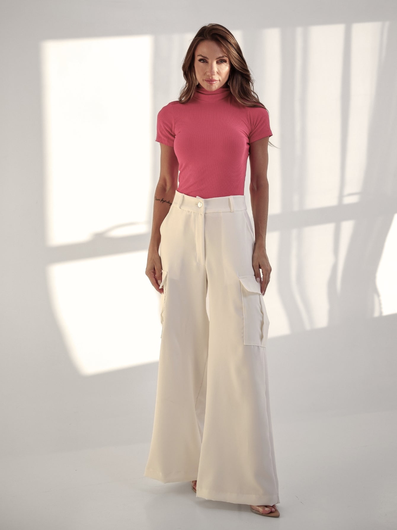 Calça Cargo Pantalona Alfaiataria Amavi