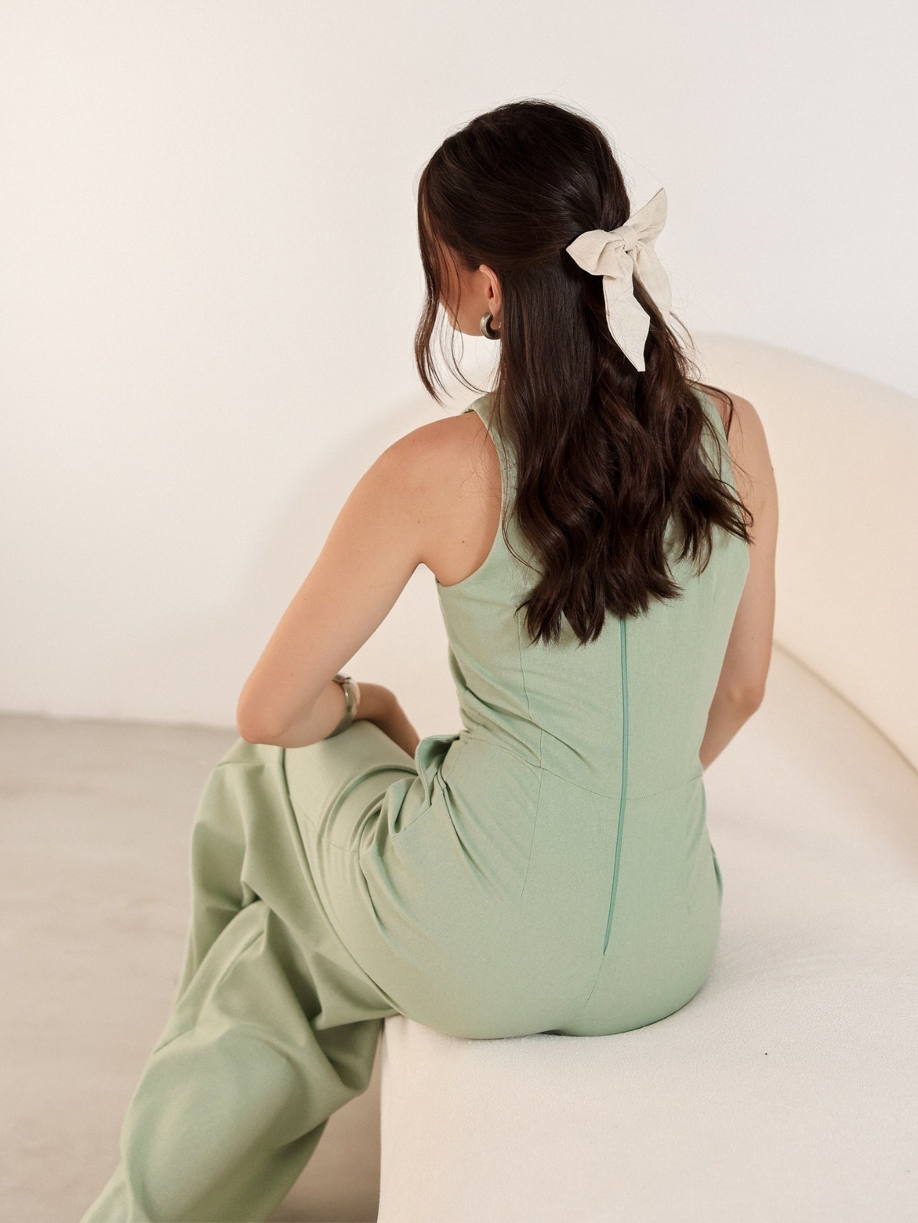 Macacão de Linho Sem Mangas Bolso Lateral Zíper nas Costas Debora