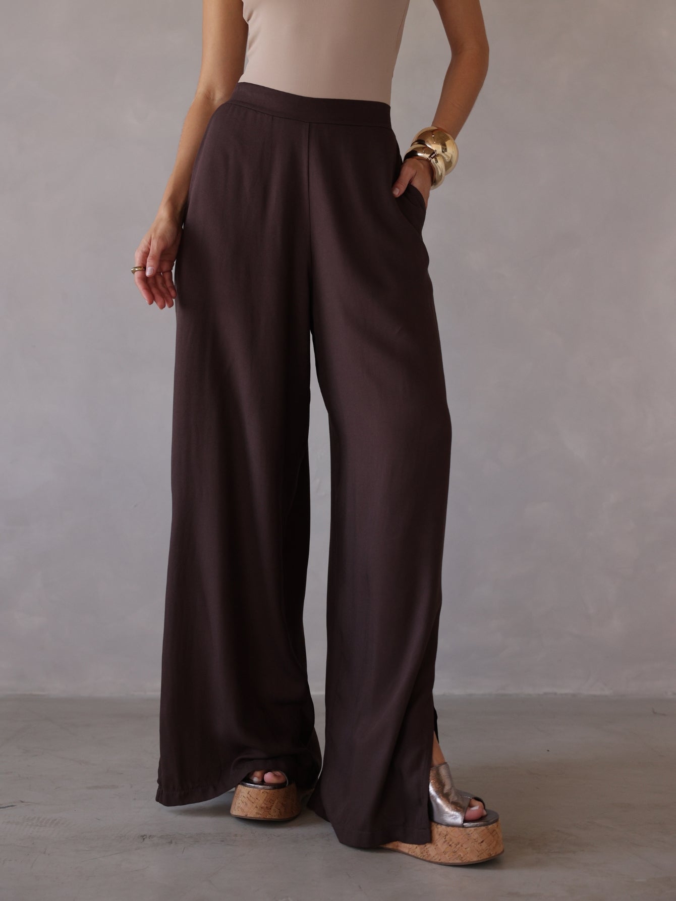 Calça Alfaiataria Reta com Fenda Lateral – Natalie