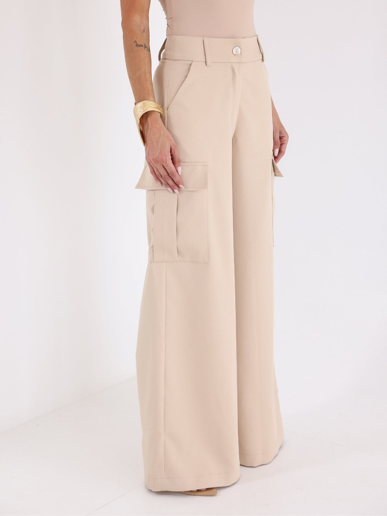 Calça Cargo Pantalona Alfaiataria Amavi