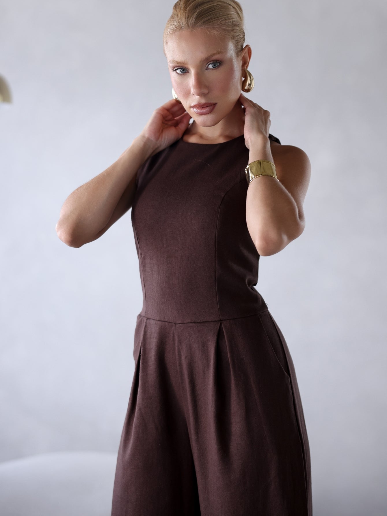 Macacão de Linho Sem Mangas Bolso Lateral Zíper nas Costas Debora