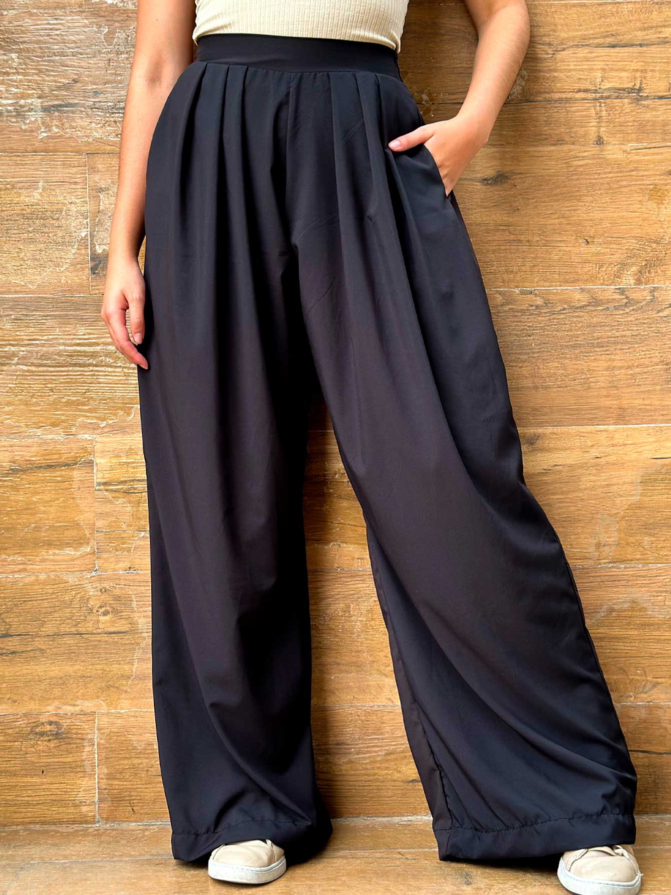 Calça Pantalona Fluida Comfy com Elástico e Bolso Lateral Maite