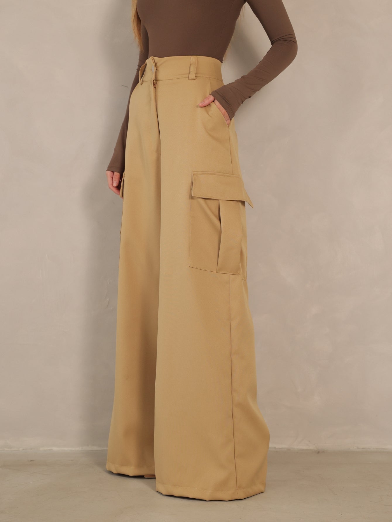 Calça Cargo Pantalona Alfaiataria Amavi