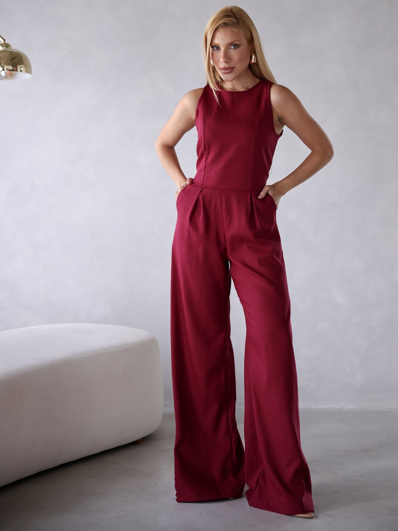 Macacão de Linho Sem Mangas Bolso Lateral Zíper nas Costas Debora