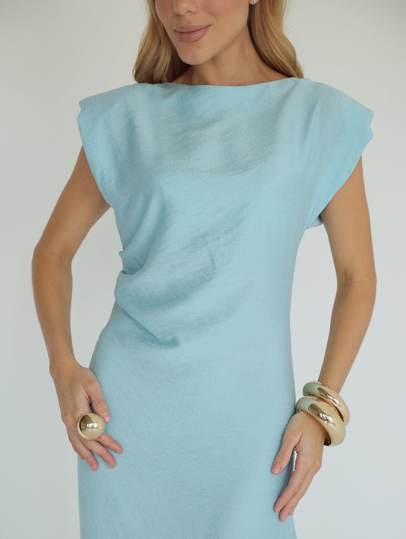 Vestido com Ombreiras e Drapeado na Cintura Ofelia