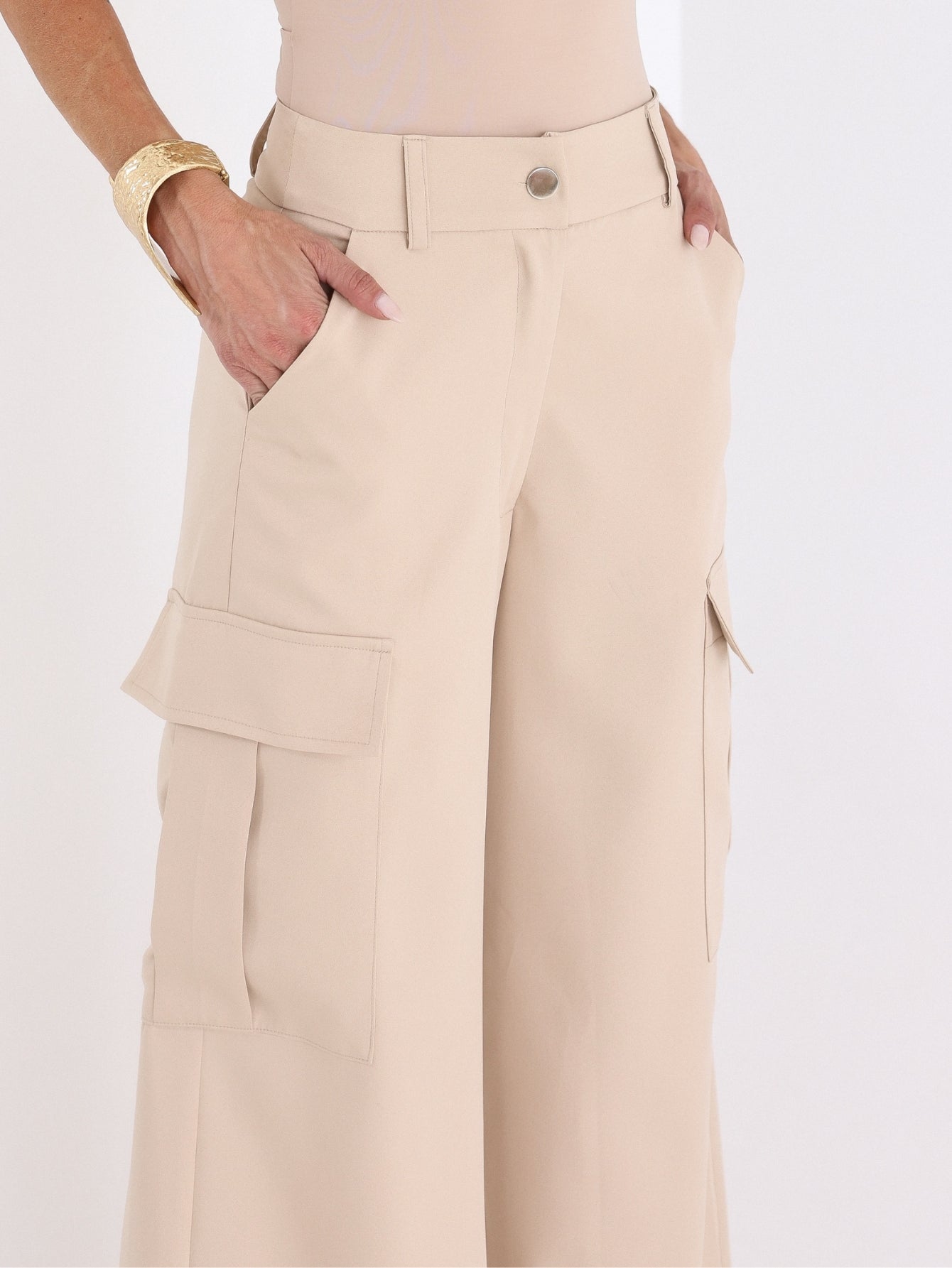 Calça Cargo Pantalona Alfaiataria Amavi
