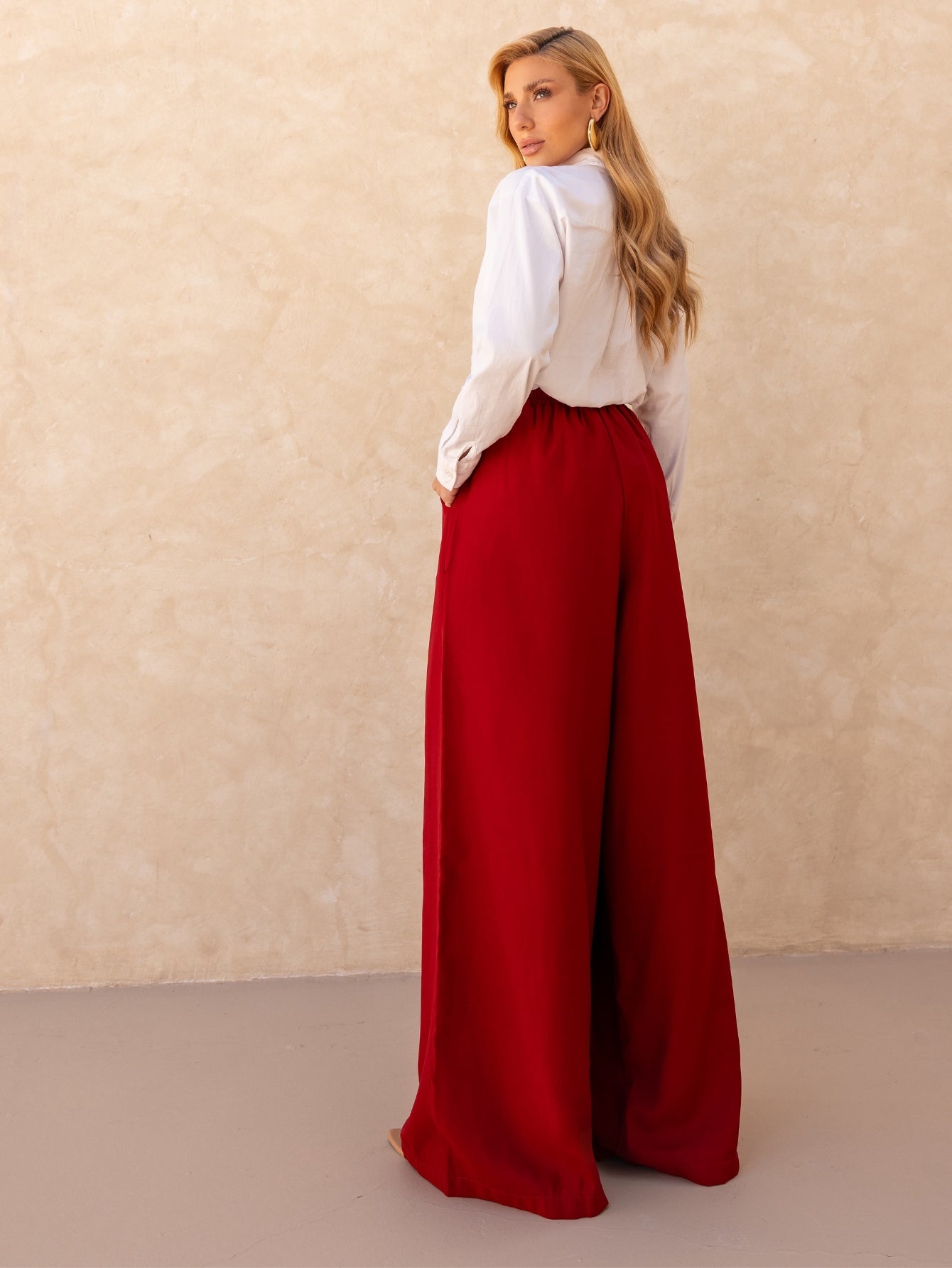 Calça Pantalona Alfaiataria Cintura Alta com Elástico e Bolso Lateral Carmela