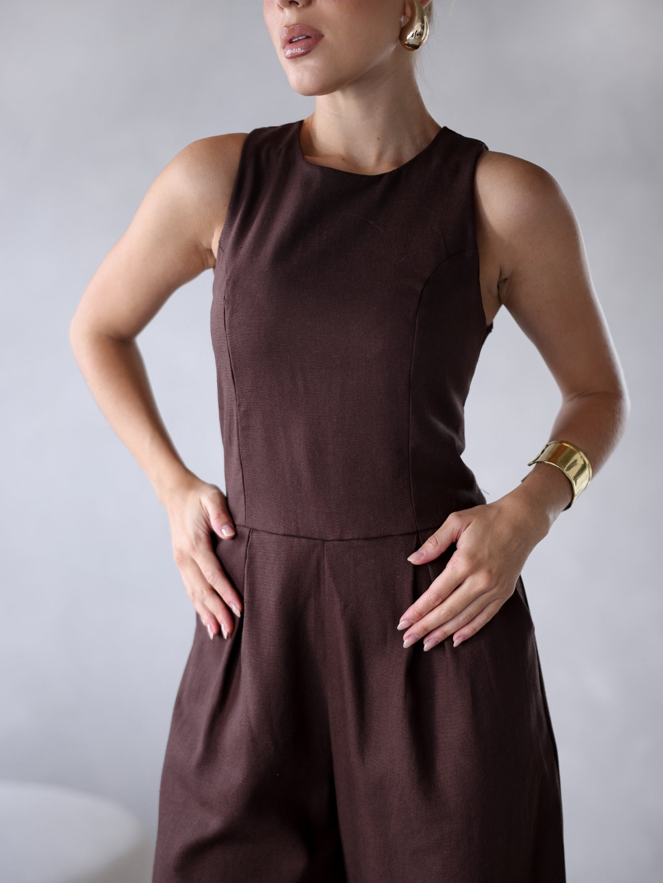 Macacão de Linho Sem Mangas Bolso Lateral Zíper nas Costas Debora