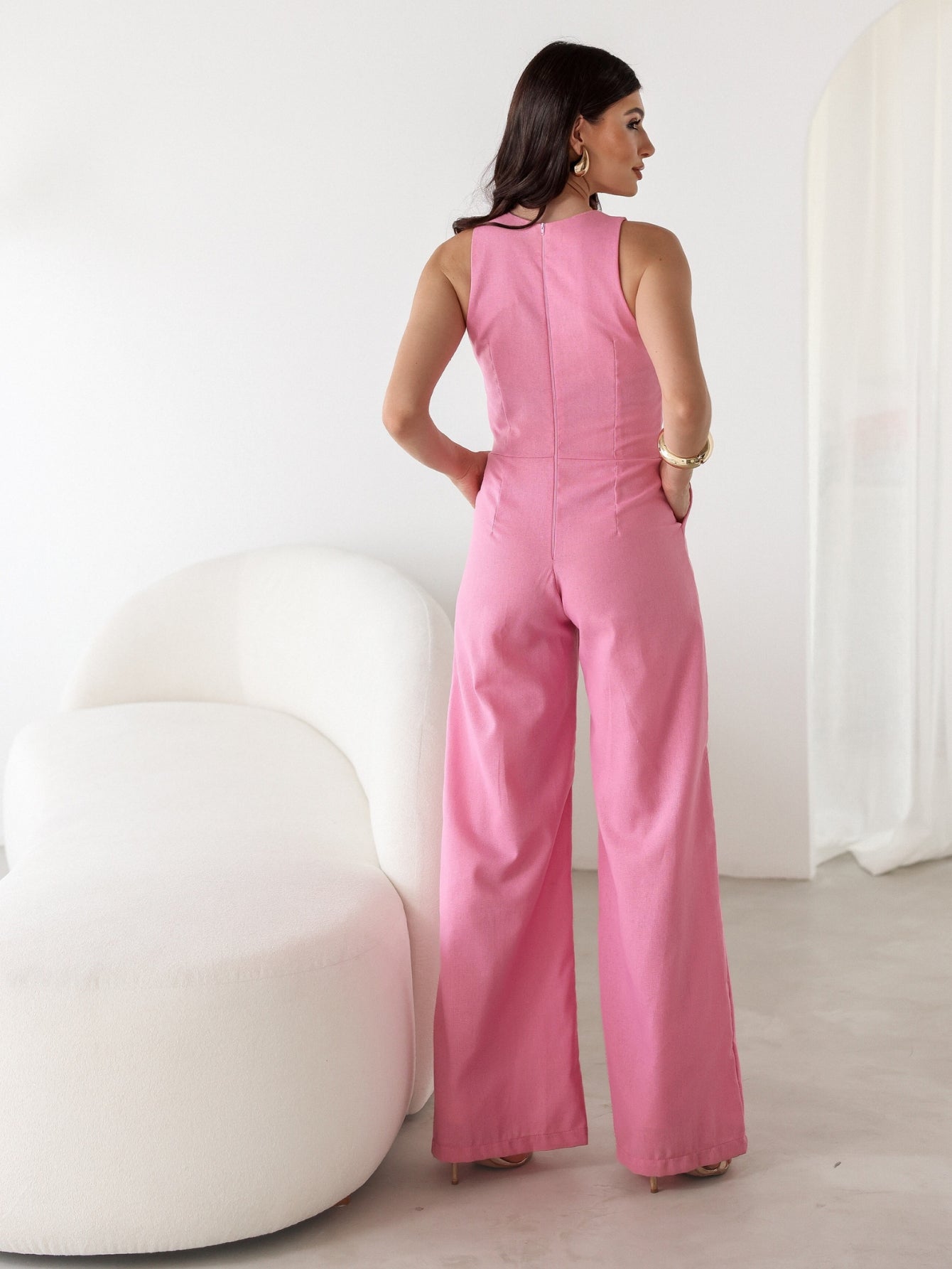 Macacão de Linho Sem Mangas Bolso Lateral Zíper nas Costas Debora