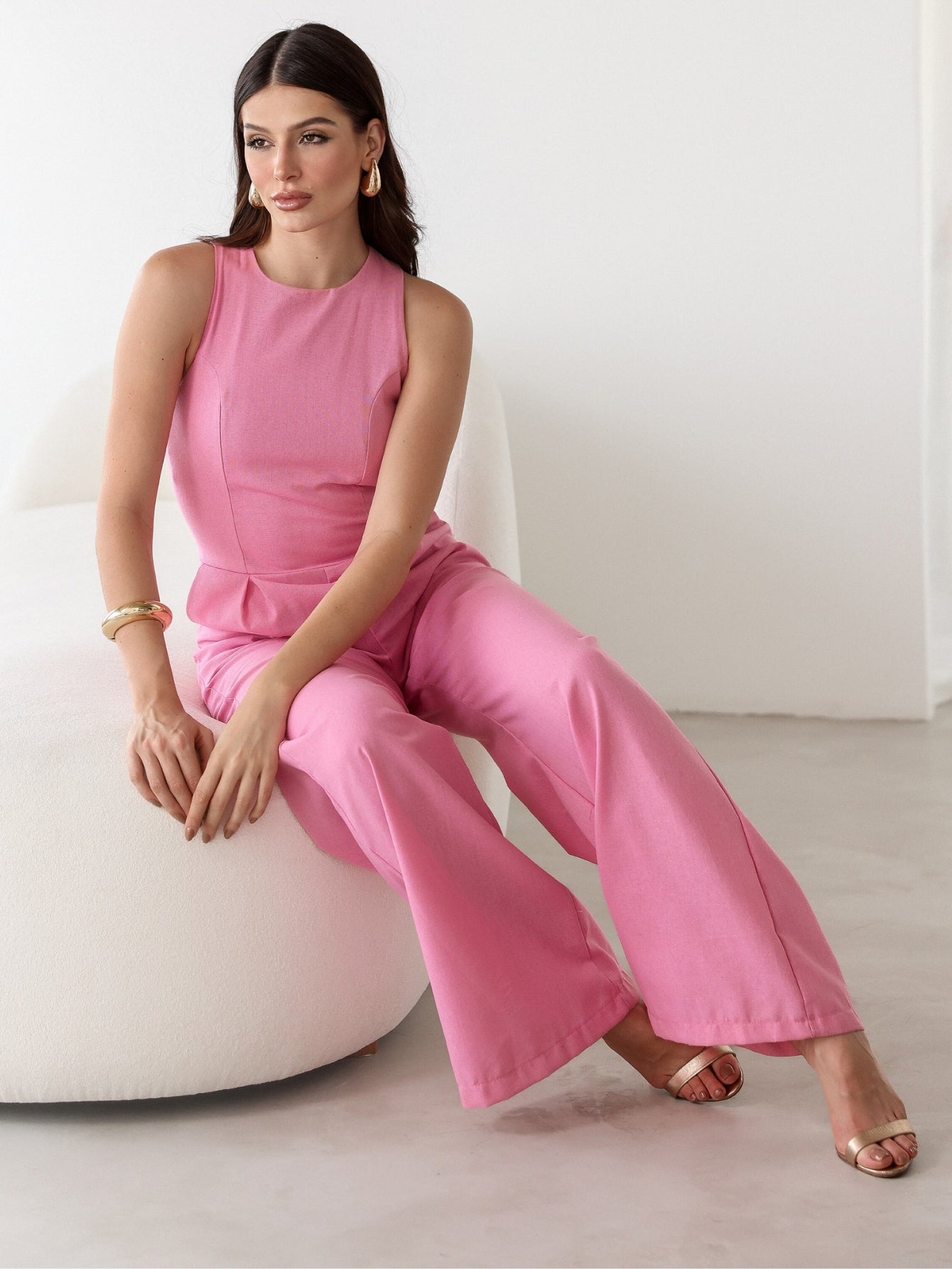 Macacão de Linho Sem Mangas Bolso Lateral Zíper nas Costas Debora