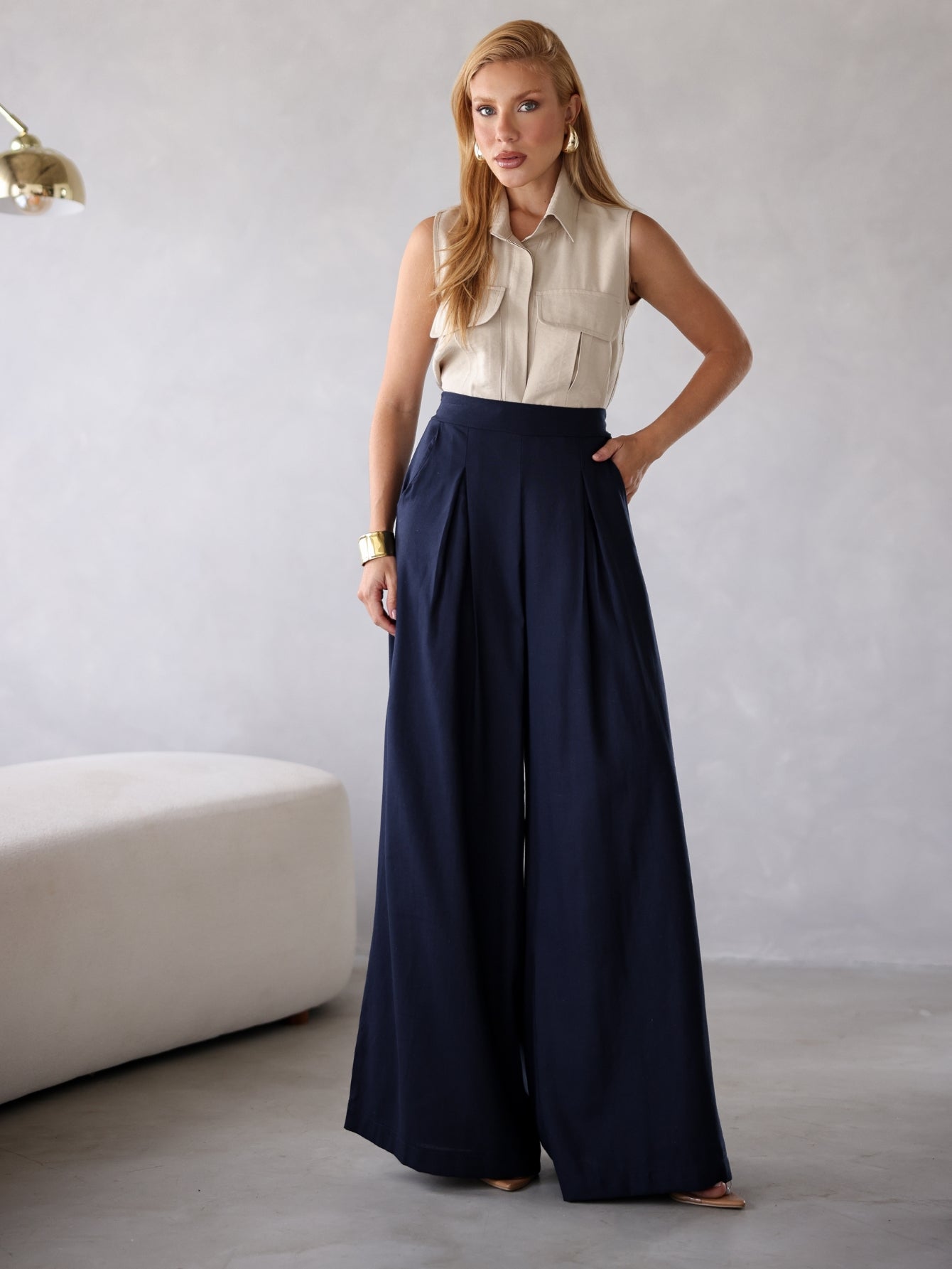 Calça Pantalona Alfaiataria Cintura Alta com Elástico e Bolso Lateral Carmela