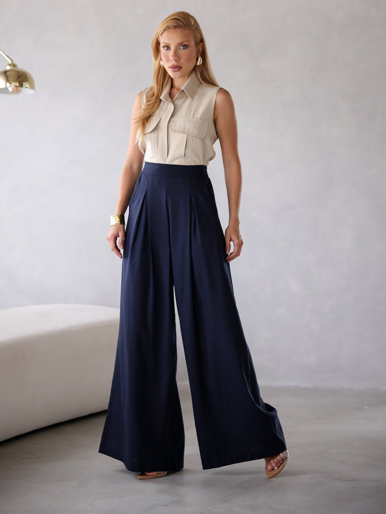 Calça Pantalona Alfaiataria Cintura Alta com Elástico e Bolso Lateral Carmela