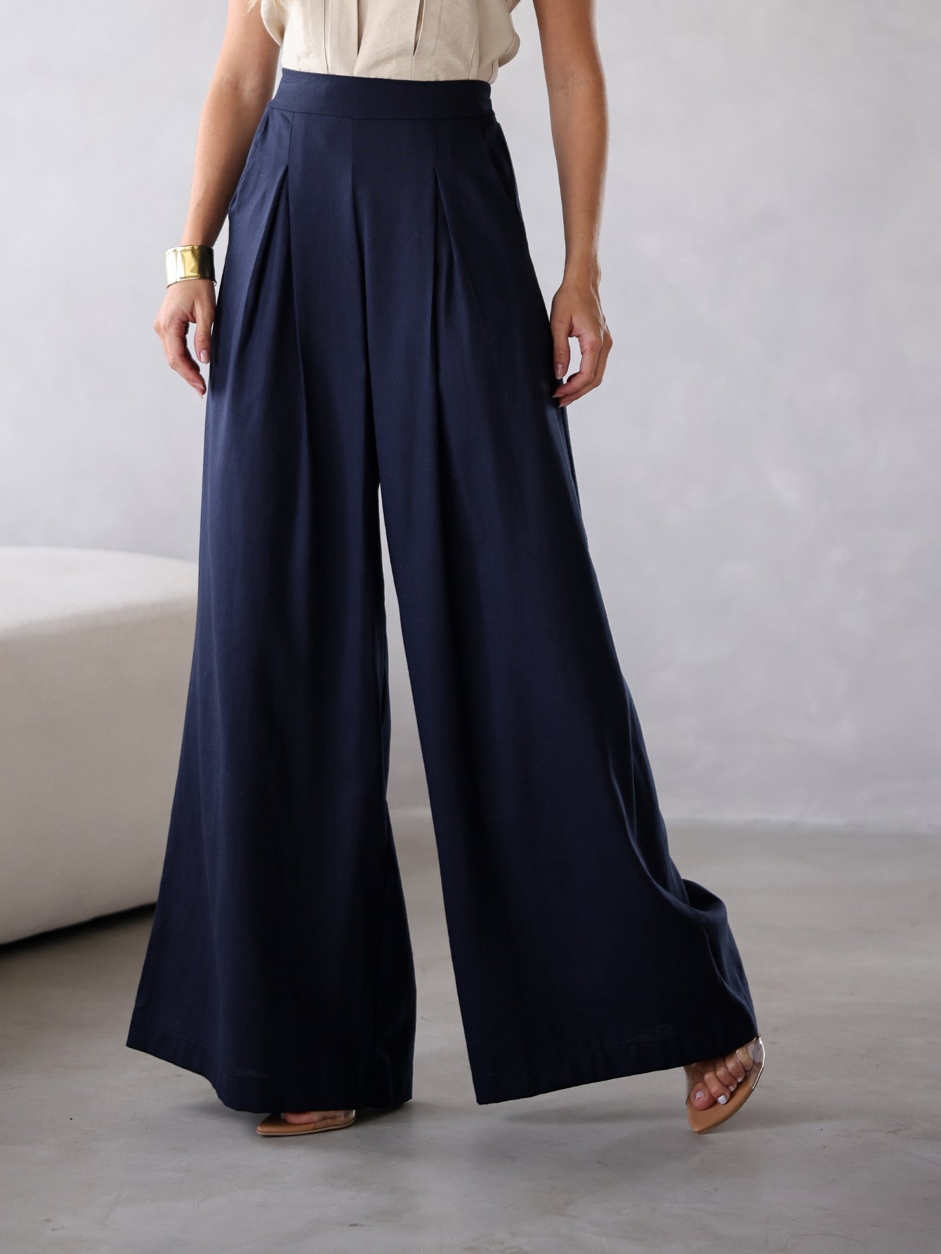 Calça Pantalona Alfaiataria Cintura Alta com Elástico e Bolso Lateral Carmela