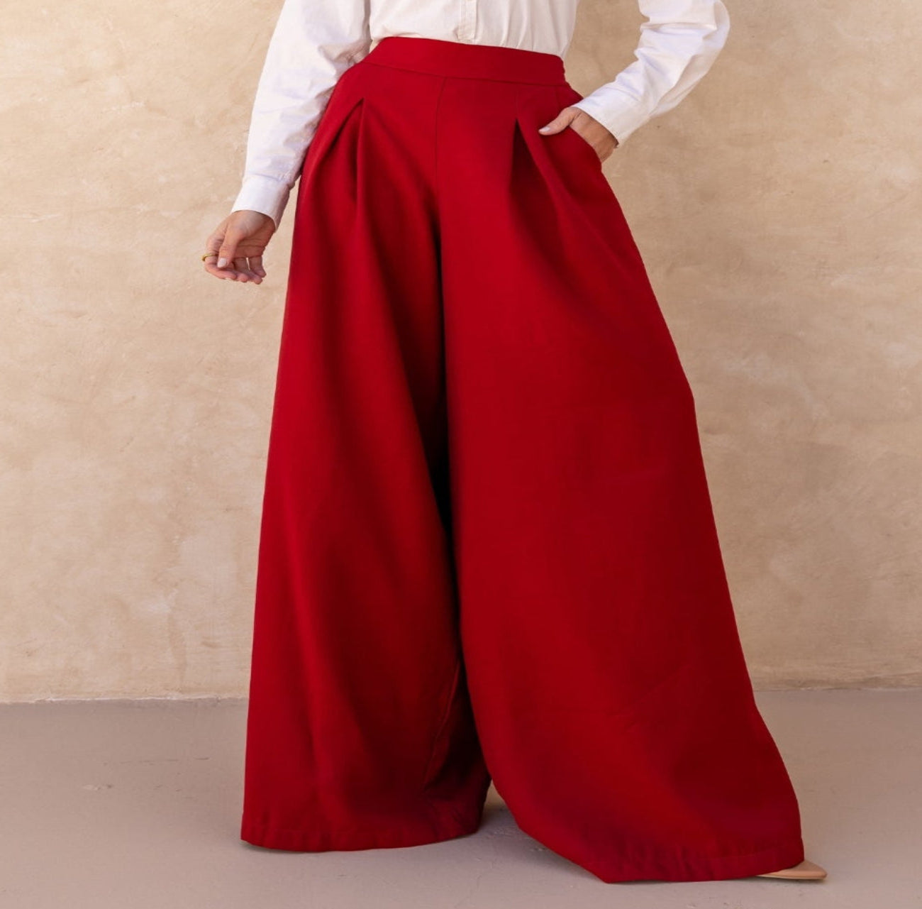 Calça Pantalona Alfaiataria Cintura Alta com Elástico e Bolso Lateral Carmela